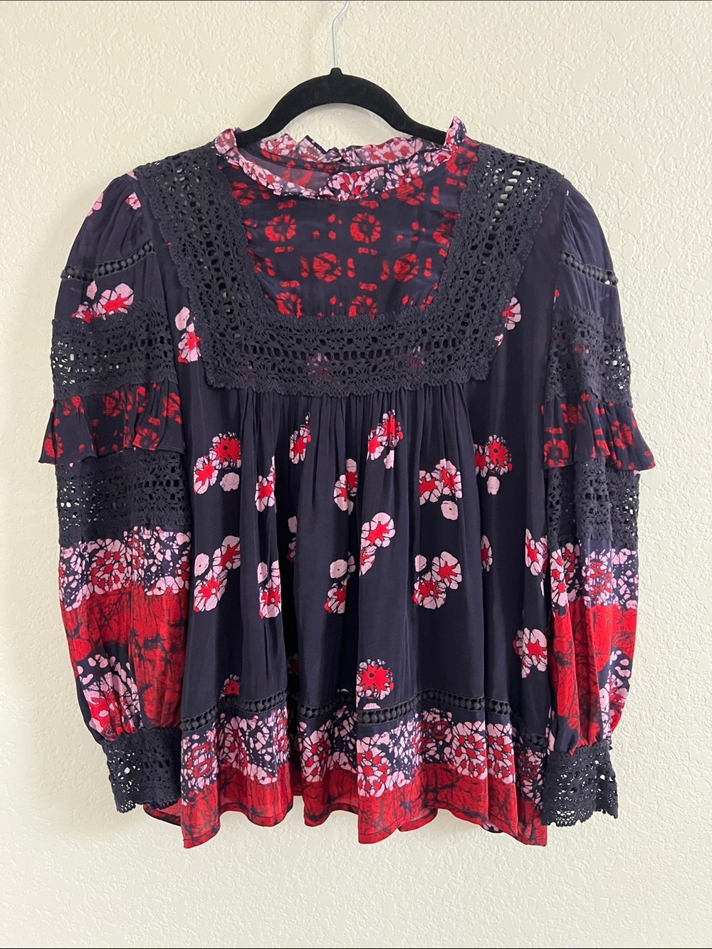 Sea New York Eloise Ruffled Printed Blouse In Navy Blue. Size 8 - Picture 4 of 10
